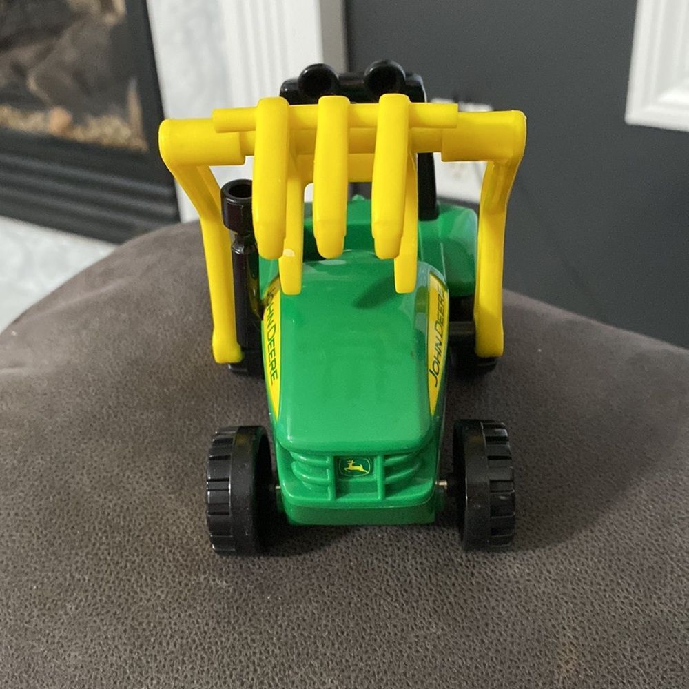 John Deere Hay Tractor Toy Plastic Hobbies Children Kids Play Sandbox - Picture 4 of 6